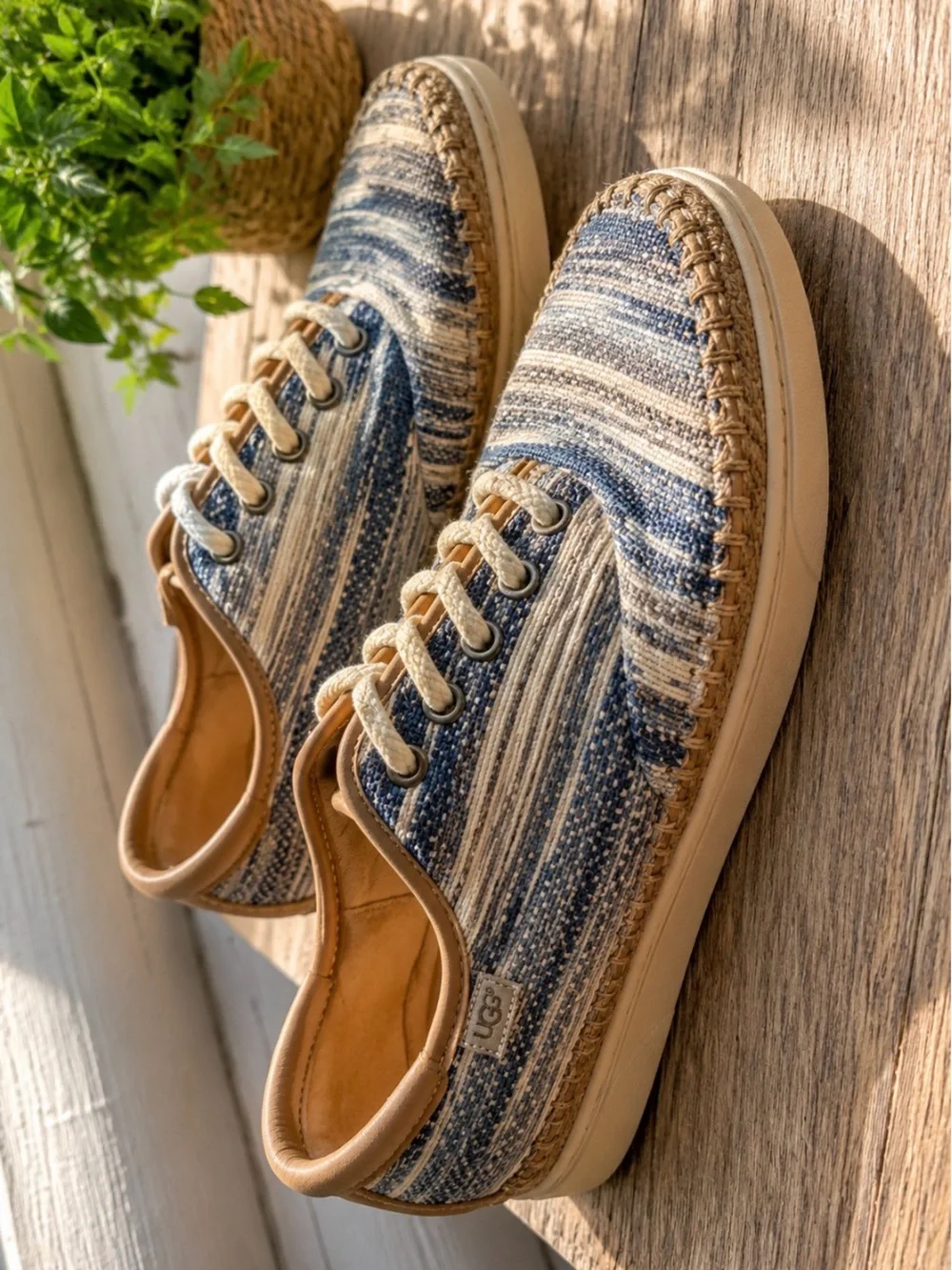 UGG Wenn Womens Sneakers Size 10